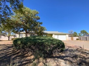 1650 Domain Loop SE in Rio Rancho, NM - Building Photo - Building Photo