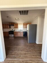 214 S Stockwell Ave in Iowa, LA - Building Photo - Building Photo