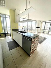3 Navy Wharf Ct in Toronto, ON - Building Photo - Building Photo