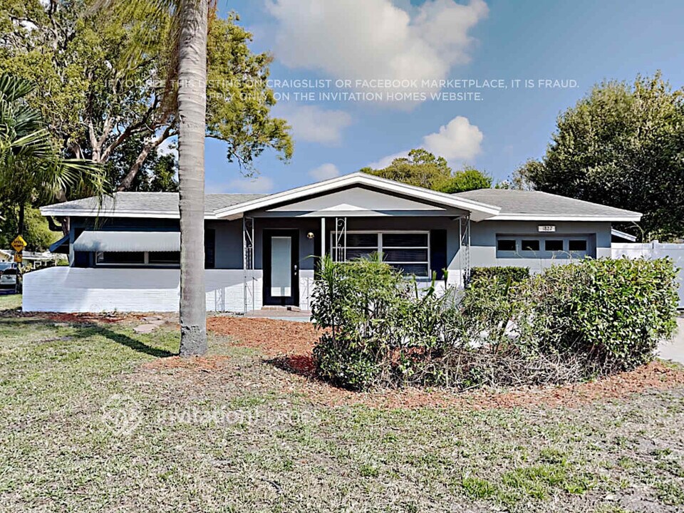 1827 Barbara Ln in Clearwater, FL - Building Photo