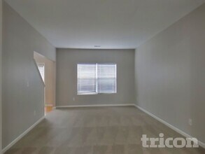 7636 Cozy Ln, Unit 223 in Fairburn, GA - Foto de edificio - Building Photo