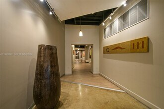 10 SW South River Dr in Miami, FL - Building Photo - Building Photo