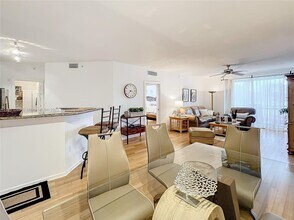 11720 St Andrews Place in Wellington, FL - Building Photo - Building Photo