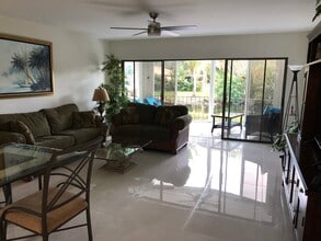 3901 SE Saint Lucie Blvd, Unit #9 in Stuart, FL - Building Photo - Building Photo