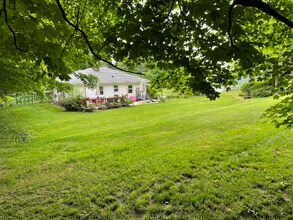 4 Maplewood Dr in Newburgh, NY - Building Photo - Building Photo