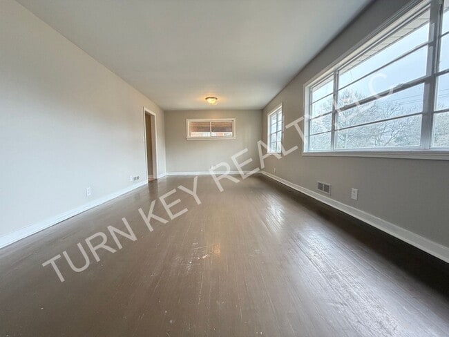 908 5 Mile Rd in Birmingham, AL - Foto de edificio - Building Photo