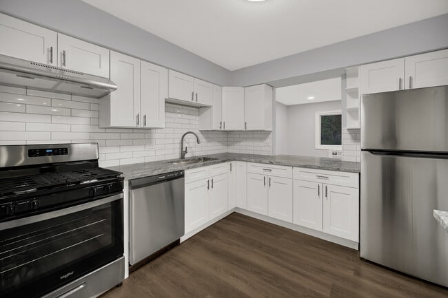 10361 Dearlove Rd in Glenview, IL - Building Photo - Building Photo