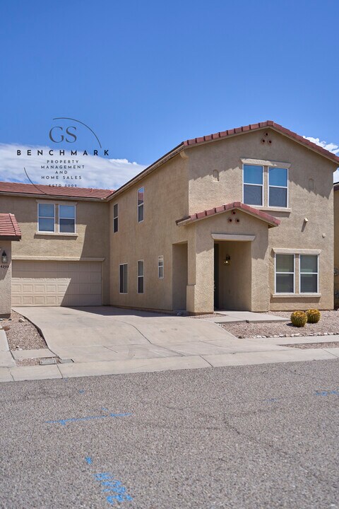 4211 E Wading Pond Dr in Tucson, AZ - Building Photo