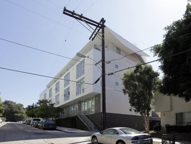 Cairo Condominiums in San Diego, CA - Building Photo - Building Photo