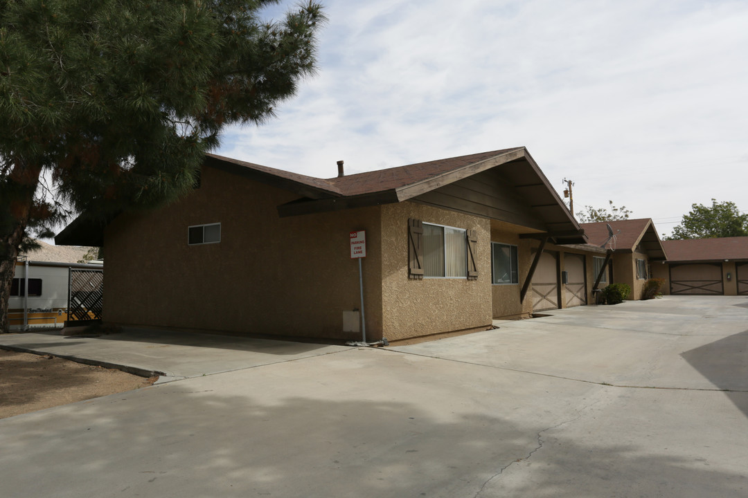 7467 Bannock Trl in Yucca Valley, CA - Building Photo