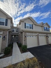 2092 Canyon Creek Ct in Aurora, IL - Building Photo - Building Photo