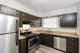 1061 Albany Terrace in Cincinnati, OH - Foto de edificio - Building Photo