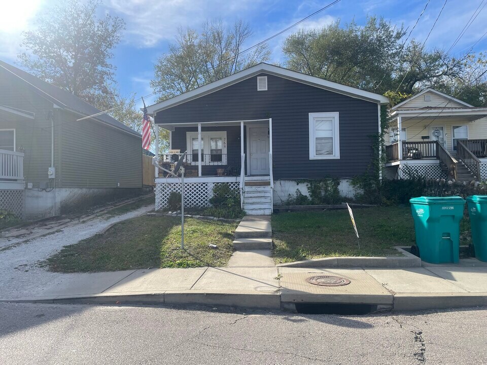 765 S Main St, Unit B in St. Clair, MO - Building Photo