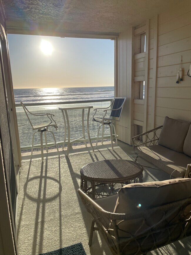 3755 Ocean Front Walk in San Diego, CA - Building Photo - Building Photo