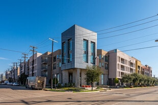 Meridian Medical District in Dallas, TX - Building Photo