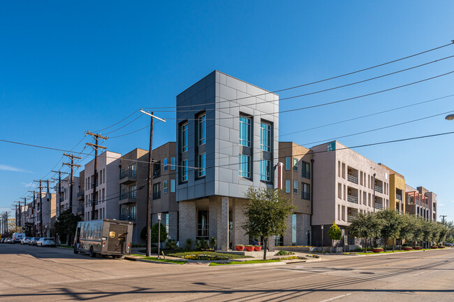 Century Medical District in Dallas, TX - Foto de edificio - Building Photo