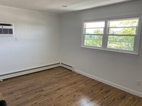 99 Maitland Pl, Unit 2nd floor apartment in Garfield, NJ - Building Photo - Building Photo