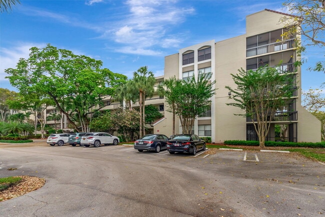 property at 2025 Lavers Cir