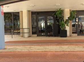 1865 79th Street Cswy, Unit 3K in North Bay Village, FL - Foto de edificio - Building Photo