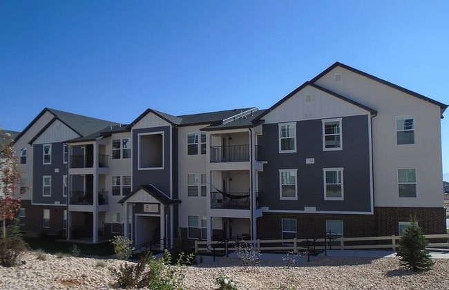 841 Coulsen Dr in Saratoga Springs, UT - Foto de edificio - Building Photo