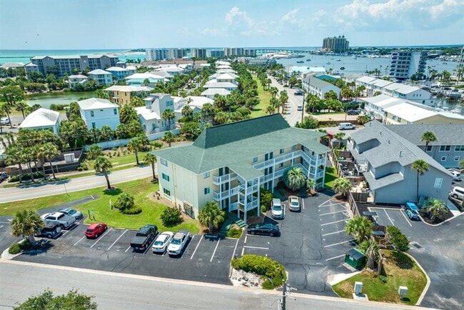 485 Gulf Shore Dr in Destin, FL - Building Photo - Building Photo