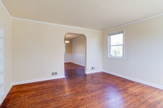 5570 Channing Rd in Baltimore, MD - Building Photo - Building Photo