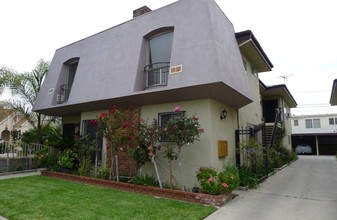 2541 Cudahy St in Huntington Park, CA - Building Photo - Building Photo