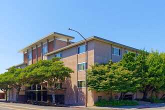 184 Callan Avenue in San Leandro, CA - Building Photo - Building Photo