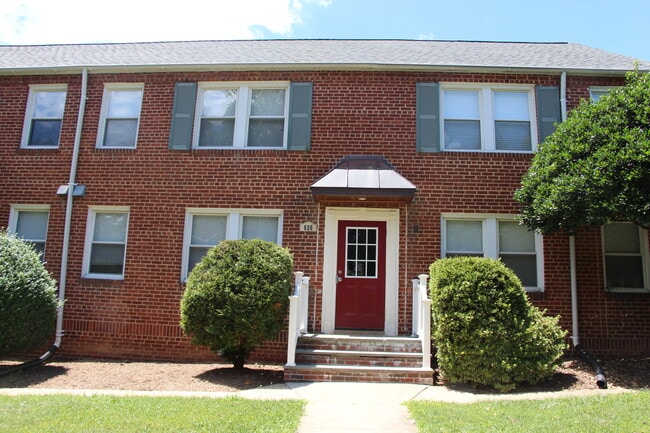 626 N Monroe St, Unit 1 in Arlington, VA - Foto de edificio - Building Photo