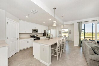 12550 Galapagos Ct, Unit 104 in Venice, FL - Building Photo - Building Photo