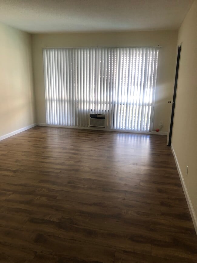 514 Gramercy S Pl, Unit 02 in Los Angeles, CA - Building Photo - Building Photo