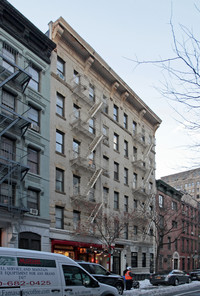 411-413 W 44th St in New York, NY - Foto de edificio - Building Photo