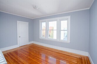 11 Partridge Ave-Unit -Apt 1 in Somerville, MA - Building Photo - Building Photo