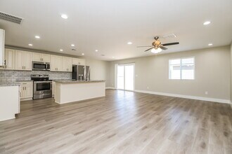 5112 S 23rd Ave in Phoenix, AZ - Foto de edificio - Building Photo