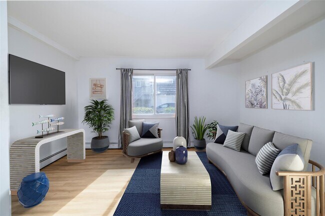 105 Belmont Ave in Long Beach, NY - Building Photo - Building Photo