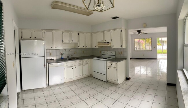101 SE 5th St in Dania Beach, FL - Building Photo - Building Photo