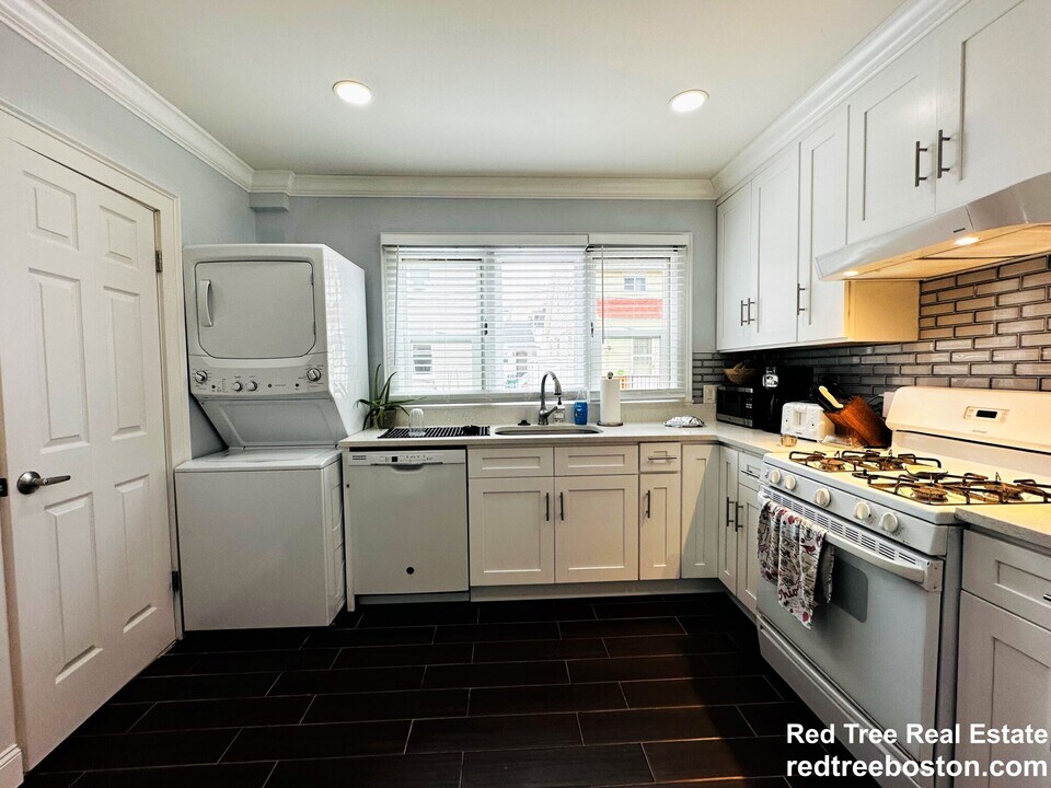 19 Larose Plz in Boston, MA - Building Photo