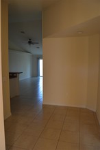 823 SW 32nd Terrace-Unit -1 in Cape Coral, FL - Foto de edificio - Building Photo