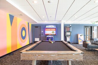 1237 N Van Buren St in Milwaukee, WI - Building Photo - Building Photo