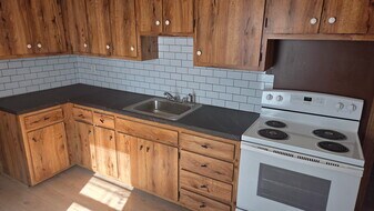 12 Crown St, Unit 2 in Nashua, NH - Building Photo