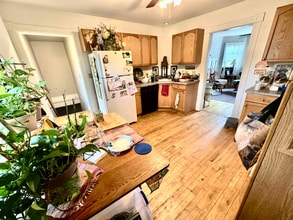 229 W Van Buren St in Port Washington, WI - Foto de edificio - Building Photo