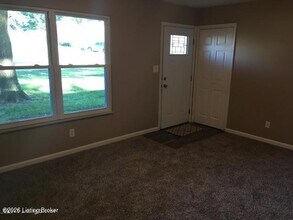 4315 Chenwood Ln in Louisville, KY - Building Photo - Building Photo