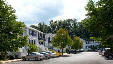 State College Collective on Aaron in State College, PA - Foto de edificio - Building Photo