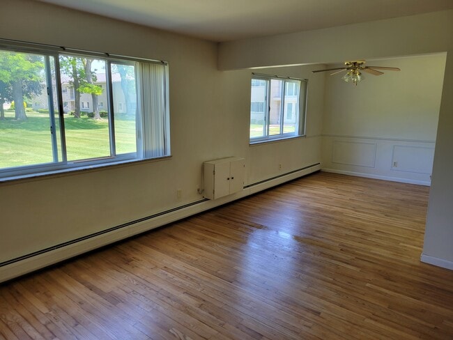 4113 Telegraph Rd, Unit E 101 in Bloomfield, MI - Building Photo - Building Photo