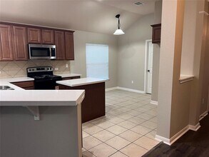 1480 Stone Rim Loop in Buda, TX - Building Photo - Building Photo