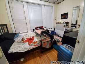 879 Beacon St, Unit 23 in Boston, MA - Building Photo - Building Photo