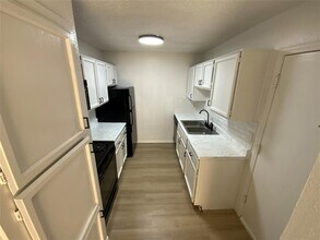 11639 Argonne Forest Trail in Austin, TX - Building Photo - Building Photo