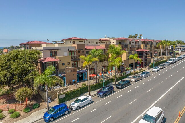 The Lofts at Moonlight Beach in Encinitas, CA - Building Photo - Building Photo