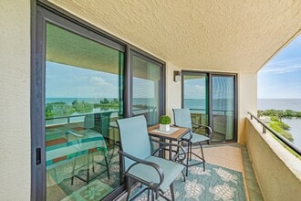 6009 Sea Ranch Dr, Unit 714 in Hudson, FL - Foto de edificio - Building Photo