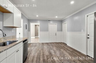 84 Middlesex St in North Chelmsford, MA - Building Photo - Building Photo